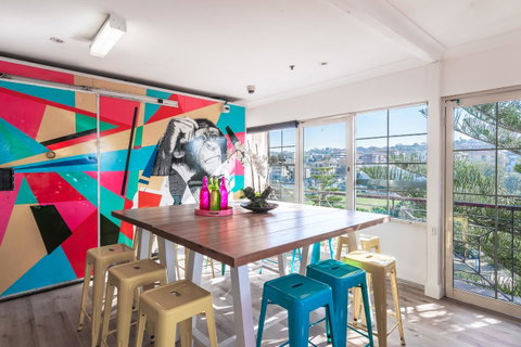 Mad Monkey Hostel Coogee Beach - Sydneys Hotel 0
