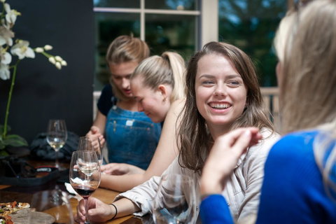 Mad Monkey Hostel Coogee Beach - Sydneys Hotel 16