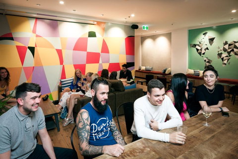 Mad Monkey Hostel Coogee Beach - Sydneys Hotel 13