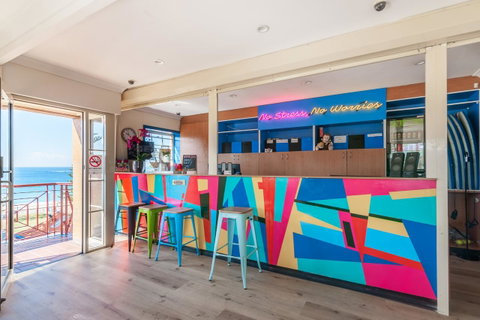 Mad Monkey Hostel Coogee Beach - Sydneys Hotel 15