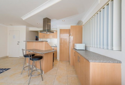 Ronald Avenue 1/65 - Shoal Bay - Sydneys Hotel 5
