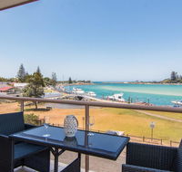 Shoreline 7 with 180 degree water views - Sydneys Hotel