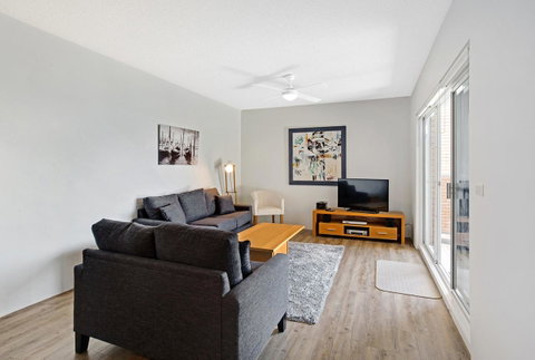 Victoria Parade, Kiah, Unit 10, 53 - Sydneys Hotel 2