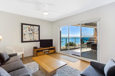 Victoria Parade, Kiah, Unit 10, 53 - Sydneys Hotel 1