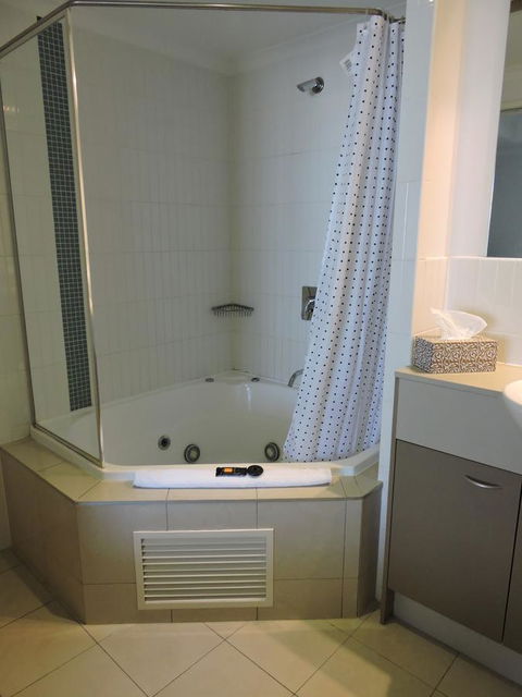 BASE Holidays - Ettalong Beach Premium Apartments - Sydneys Hotel 16