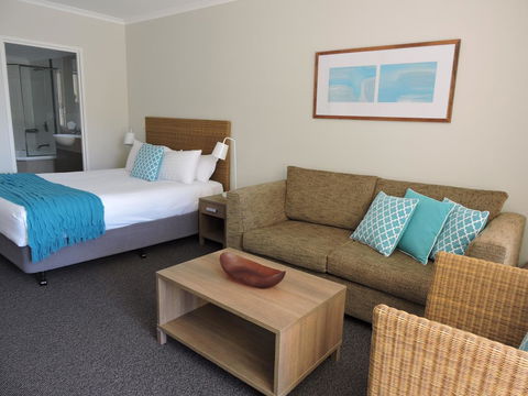 BASE Holidays - Ettalong Beach Premium Apartments - Sydneys Hotel 13