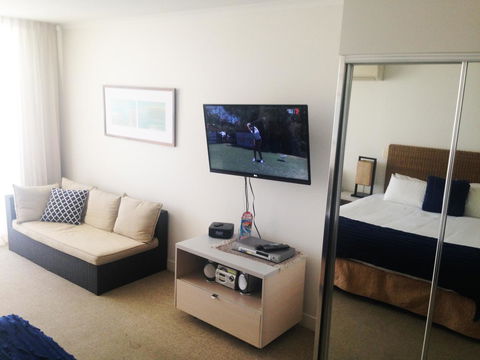 BASE Holidays - Ettalong Beach Premium Apartments - Sydneys Hotel 32