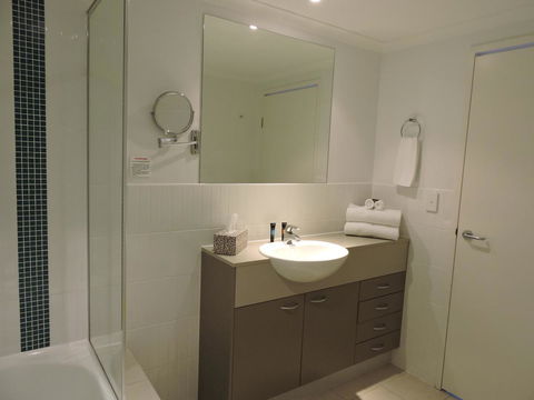 BASE Holidays - Ettalong Beach Premium Apartments - Sydneys Hotel 6
