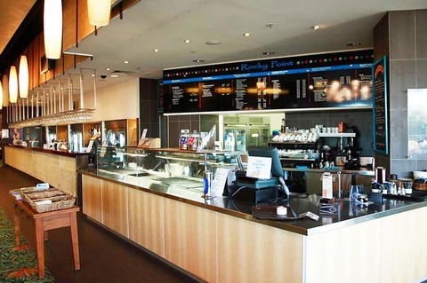 BASE Holidays - Ettalong Beach Premium Apartments - Sydneys Hotel 2