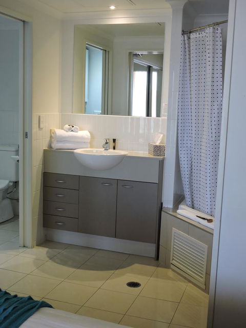 BASE Holidays - Ettalong Beach Premium Apartments - Sydneys Hotel 8