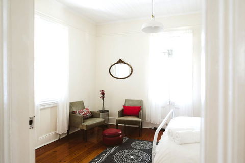 Morpeth Cottage - Sydneys Hotel 7