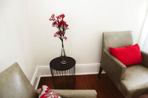 Morpeth Cottage - Sydneys Hotel 9