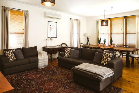 Morpeth Cottage - Sydneys Hotel 23
