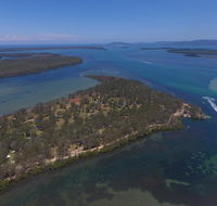 Lani's Holiday Island - Sydneys Hotel