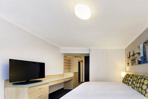 Novotel Sydney City Centre - Sydneys Hotel 11