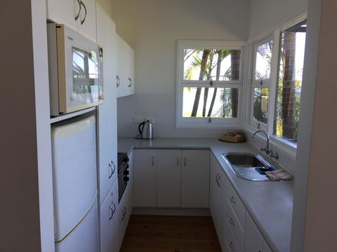 Swan Bay Hideaway - Sydneys Hotel 4