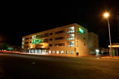 Quest Dubbo - Sydneys Hotel 0