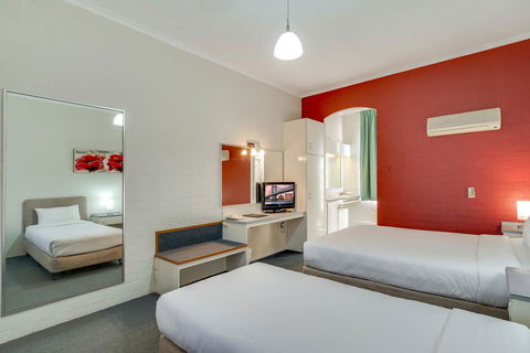 Prince Of Wales Hotel - Sydneys Hotel 26