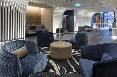 SKYE Suites Sydney - Sydneys Hotel 4