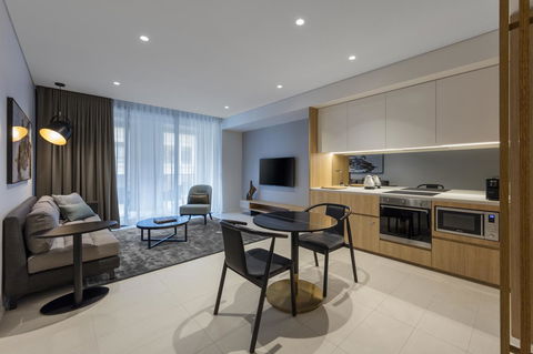 SKYE Suites Sydney - Sydneys Hotel 22
