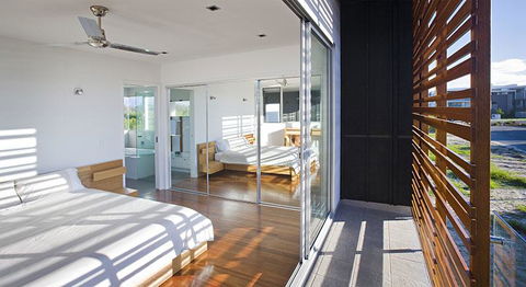 Casuarina Beachfront House - Hostie Properties - Sydneys Hotel 16