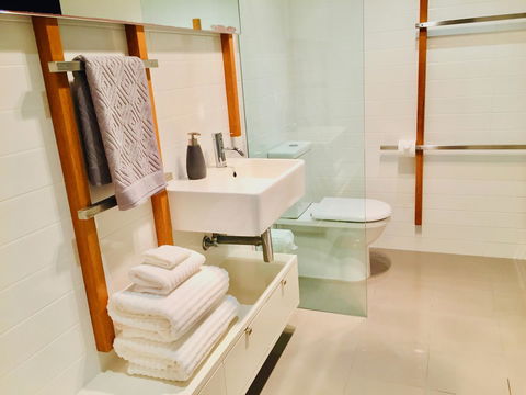 Casuarina Beachfront House - Hostie Properties - Sydneys Hotel 5