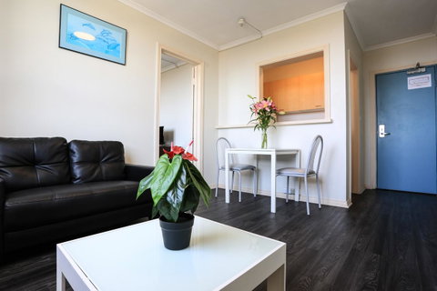 Little Coogee Hotel - Sydneys Hotel 11