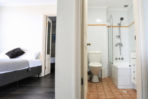 Little Coogee Hotel - Sydneys Hotel 23