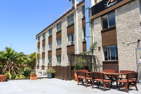 Little Coogee Hotel - Sydneys Hotel 2