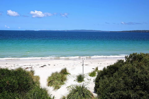Sandy Toes Beach House Jervis Bay - 2min To Beach - Sydneys Hotel 24