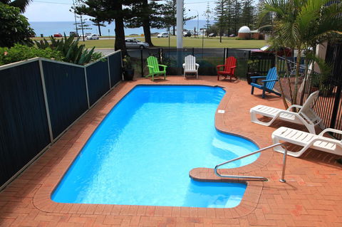 Beach House Holiday Apartments - Sydneys Hotel 4