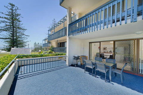 Beach House Holiday Apartments - Sydneys Hotel 23