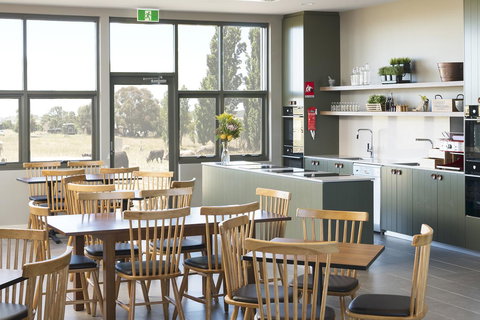 Abode Murrumbateman - Sydneys Hotel 3