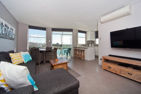 Gorgeous Coogee Views 2 Beds WT21 - Sydneys Hotel 0