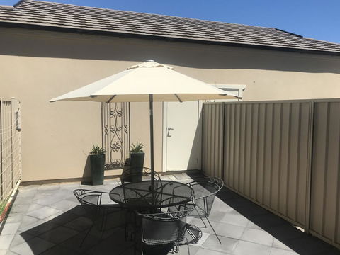 Travers Street Apartment - Sydneys Hotel 7