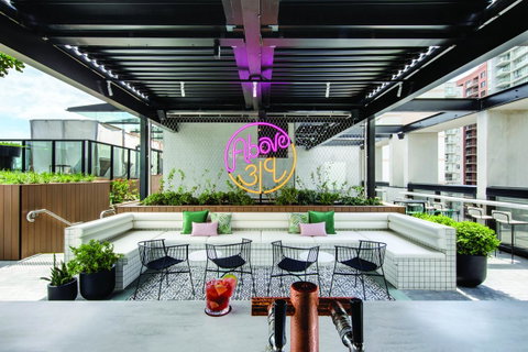 Vibe Hotel Sydney Darling Harbour - Sydneys Hotel 6