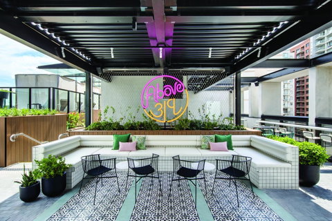 Vibe Hotel Sydney Darling Harbour - Sydneys Hotel 7