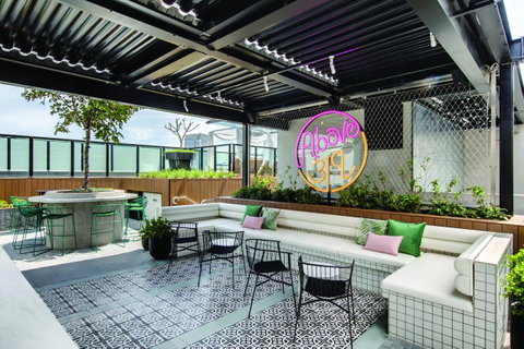 Vibe Hotel Sydney Darling Harbour - Sydneys Hotel 8