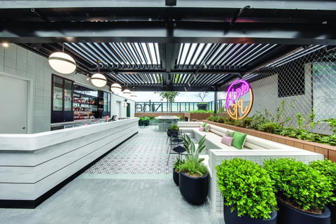 Vibe Hotel Sydney Darling Harbour - Sydneys Hotel 9