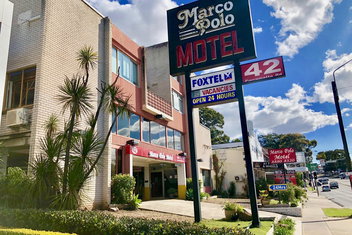 Marco Polo Motor Inn Sydney with Sydneys Hotel