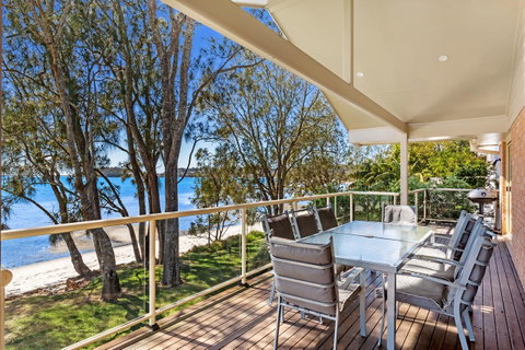 Foreshore Drive, 123, Sandranch - Sydneys Hotel 0