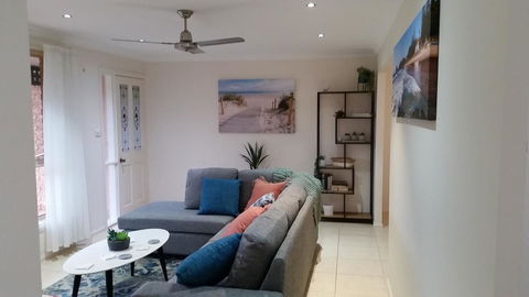 Twin Palms Holiday House At Lighthouse - Sydneys Hotel 5