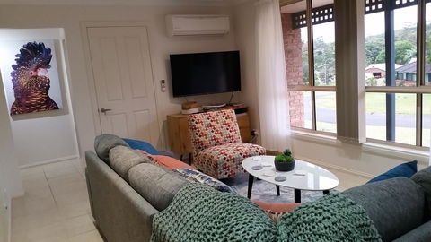 Twin Palms Holiday House At Lighthouse - Sydneys Hotel 3