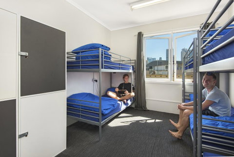 Mad Monkey Downtown - Sydneys Hotel 1