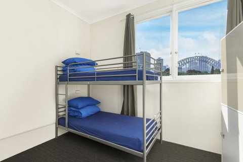 Mad Monkey Downtown - Sydneys Hotel 12