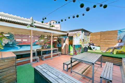 Mad Monkey Downtown - Sydneys Hotel 11