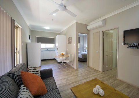 Marty's @ Little Beach - Sydneys Hotel 17