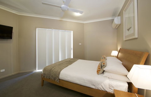 Marty's @ Little Beach - Sydneys Hotel 8