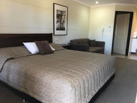 Balranald Club Motel - Sydneys Hotel 8