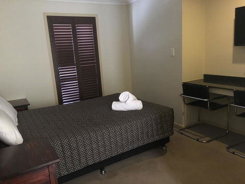 Balranald Club Motel - Sydneys Hotel 1